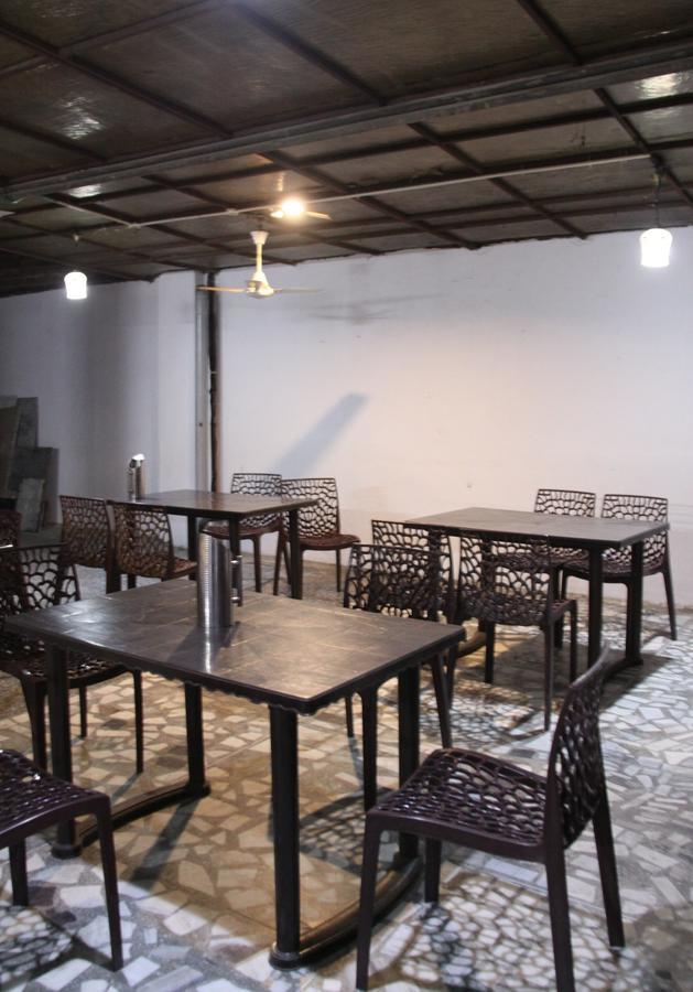 Hotel Golden Oasis - A Well Hygiene Property Paharganj Room photo
